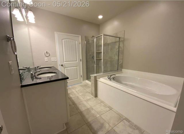 2060 Trimble Street, Orion Charter Township, MI 48360