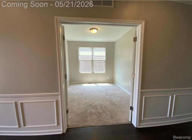 2060 Trimble Street, Orion Charter Township, MI 48360