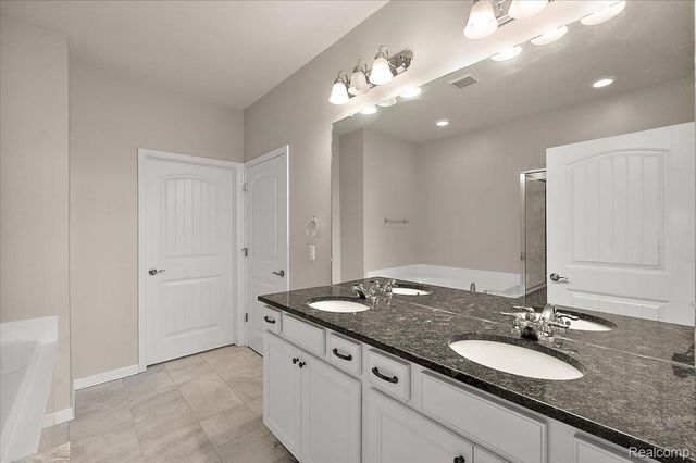 2060 Trimble Street, Orion Charter Township, MI 48360