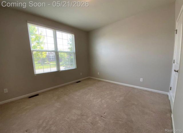 2060 Trimble Street, Orion Charter Township, MI 48360