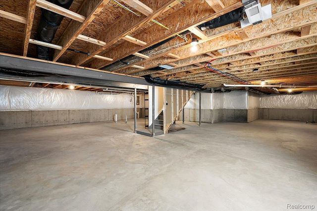 2060 Trimble Street, Orion Charter Township, MI 48360