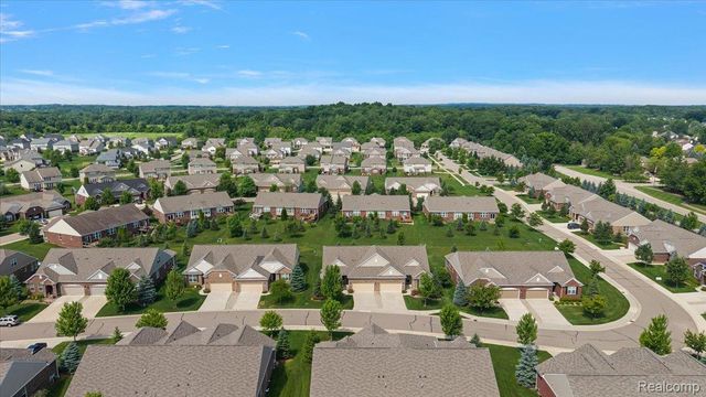2060 Trimble Street, Orion Charter Township, MI 48360