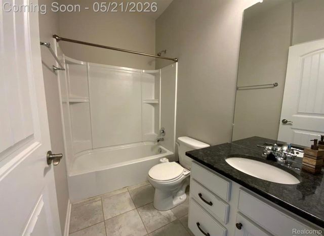 2060 Trimble Street, Orion Charter Township, MI 48360