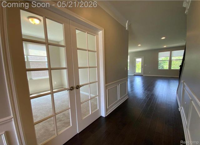 2060 Trimble Street, Orion Charter Township, MI 48360