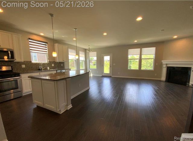 2060 Trimble Street, Orion Charter Township, MI 48360