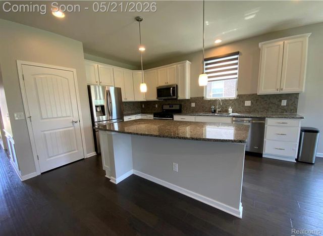 2060 Trimble Street, Orion Charter Township, MI 48360