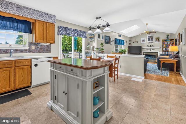 429 DEEP WILLOW DR, Exton, PA 19341