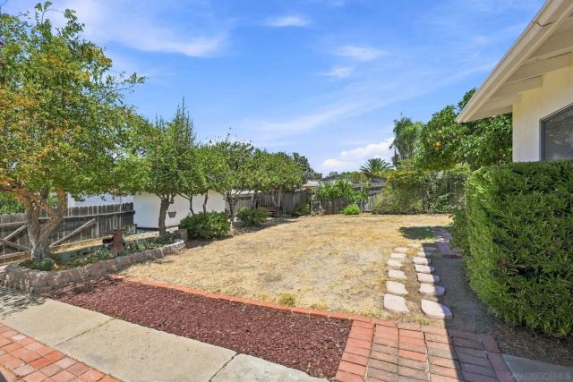 622 W 13th Ave, Escondido, CA 92025
