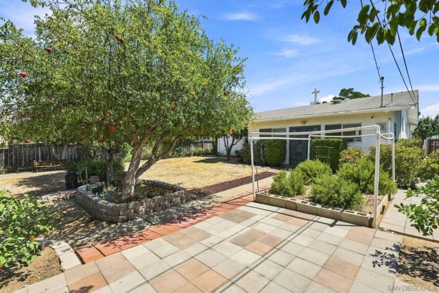 622 W 13th Ave, Escondido, CA 92025