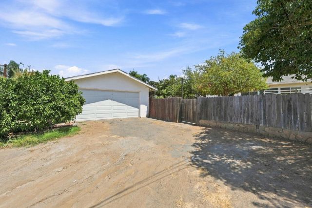 622 W 13th Ave, Escondido, CA 92025
