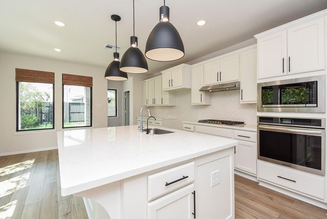 4007 Kinsey Street, Iowa Colony, TX 77583