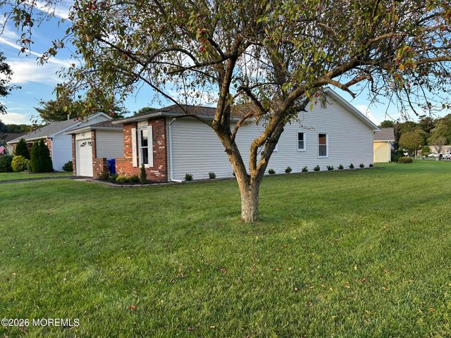 170 Everest Drive S, Brick, NJ 08724