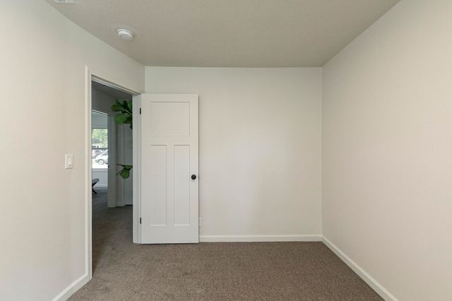 1520 S Pickwick Avenue, Springfield, MO 65804