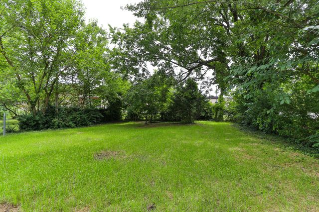 1520 S Pickwick Avenue, Springfield, MO 65804