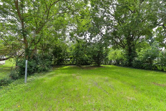 1520 S Pickwick Avenue, Springfield, MO 65804
