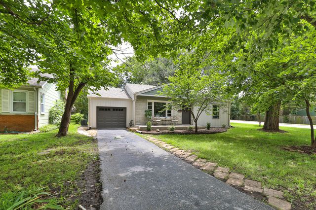 1520 S Pickwick Avenue, Springfield, MO 65804