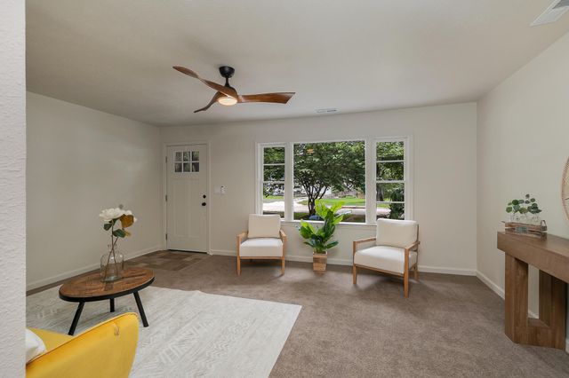 1520 S Pickwick Avenue, Springfield, MO 65804