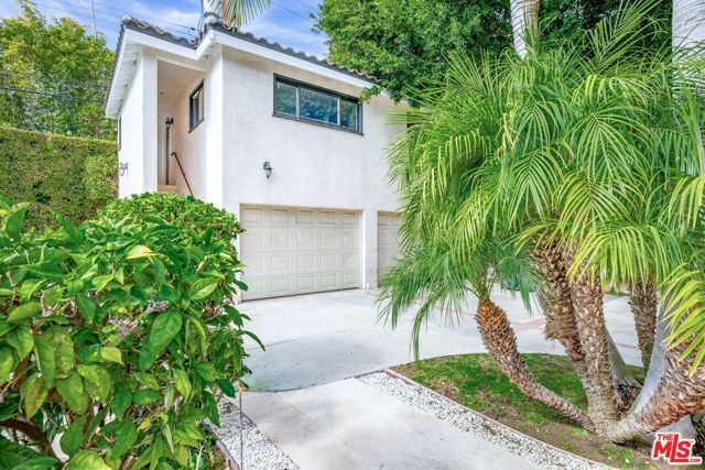 607 N Hillcrest Road, Beverly Hills, CA 90210
