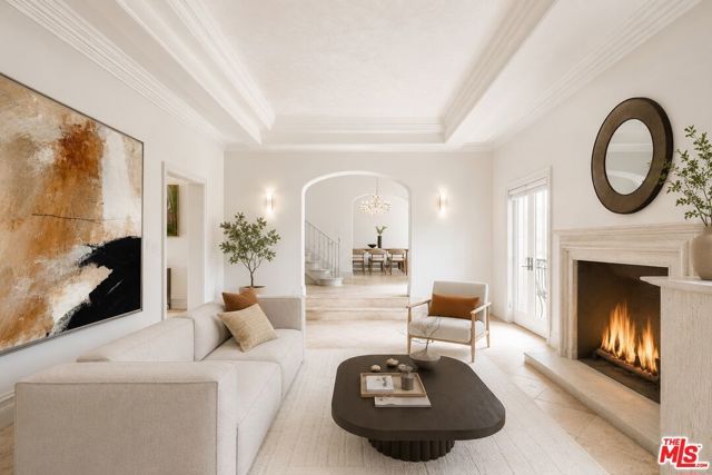 607 N Hillcrest Road, Beverly Hills, CA 90210