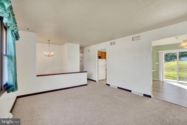 3490 KINGSTON RD, York, PA 17402