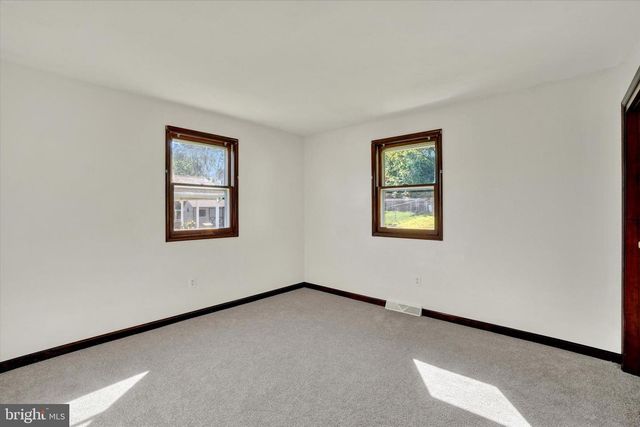 3490 KINGSTON RD, York, PA 17402