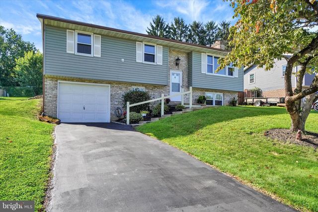 3490 KINGSTON RD, York, PA 17402