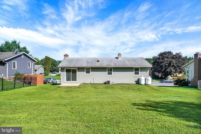 3490 KINGSTON RD, York, PA 17402