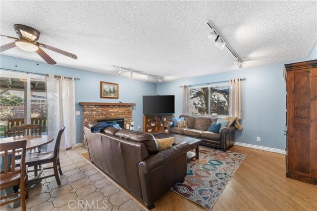 1635 Staffordshire, Lancaster, CA 93534