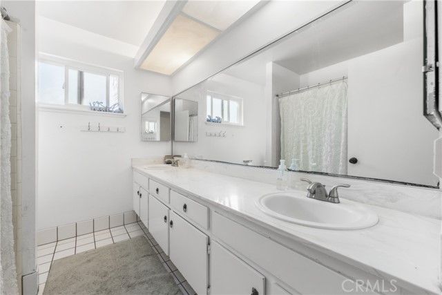 1635 Staffordshire, Lancaster, CA 93534