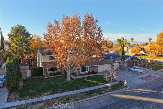 1635 Staffordshire, Lancaster, CA 93534