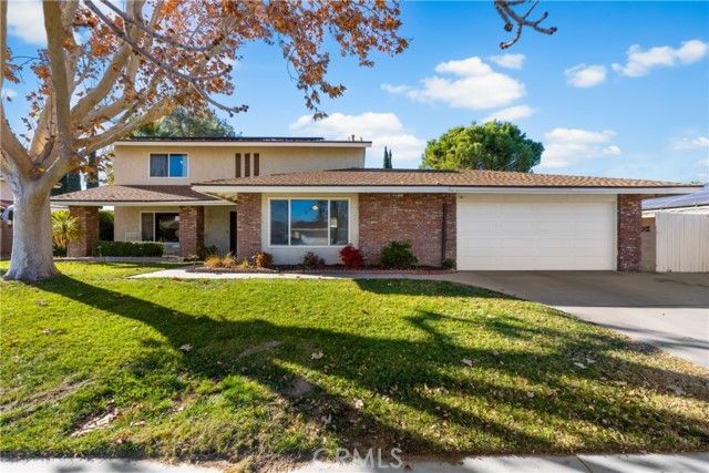 1635 Staffordshire, Lancaster, CA 93534
