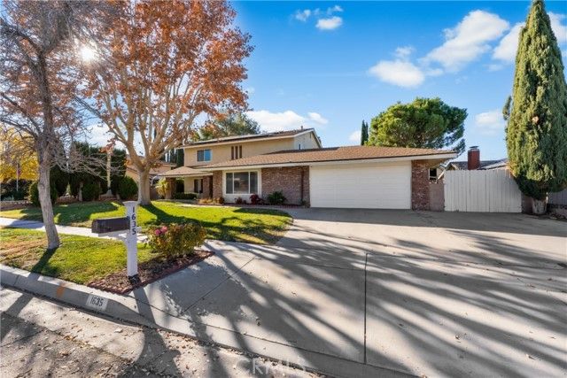 1635 Staffordshire, Lancaster, CA 93534