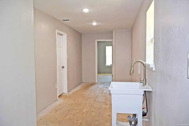 345 32ND ST E, Lakehills, TX 78063