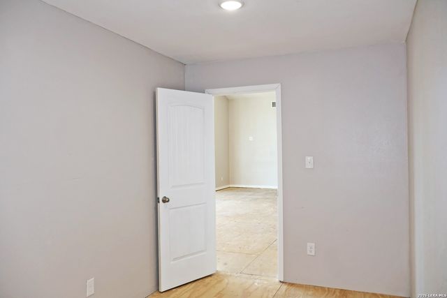 345 32ND ST E, Lakehills, TX 78063