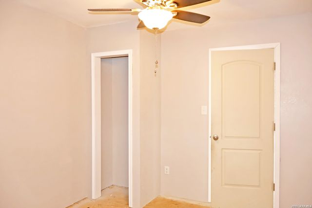 345 32ND ST E, Lakehills, TX 78063