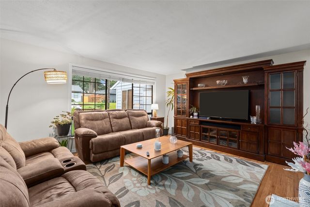 14834 Fremont Avenue N, Shoreline, WA 98133