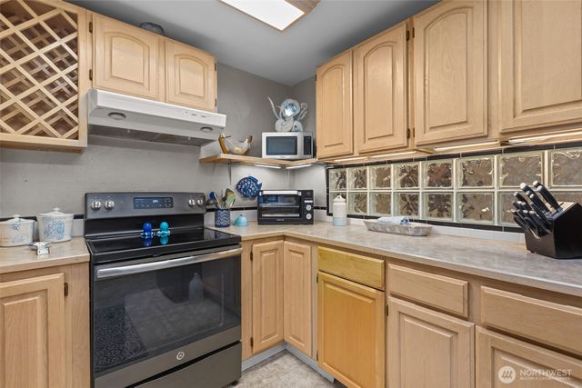 14834 Fremont Avenue N, Shoreline, WA 98133