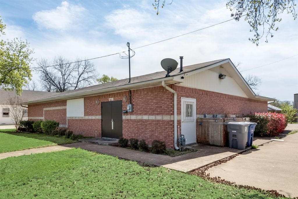 1718 Bayside Street, Dallas, TX 75212