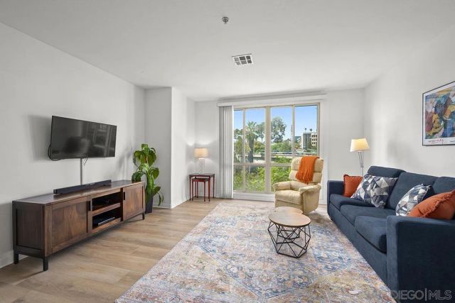 1501 Front St. 414, San Diego, CA 92101