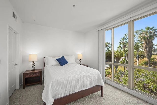 1501 Front St. 414, San Diego, CA 92101