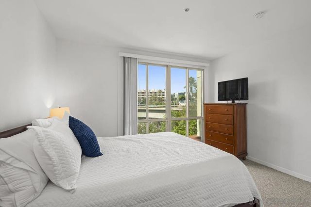 1501 Front St. 414, San Diego, CA 92101
