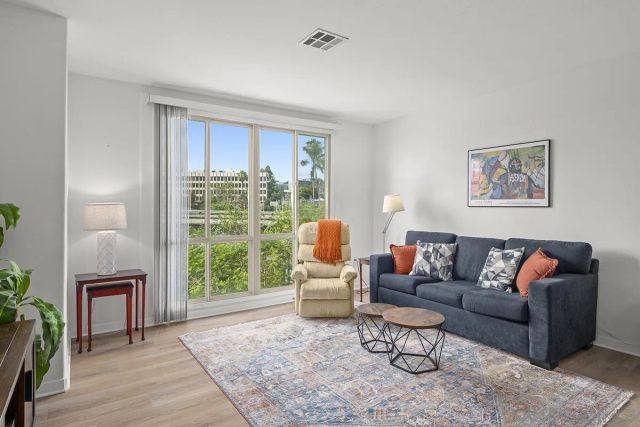 1501 Front St. 414, San Diego, CA 92101