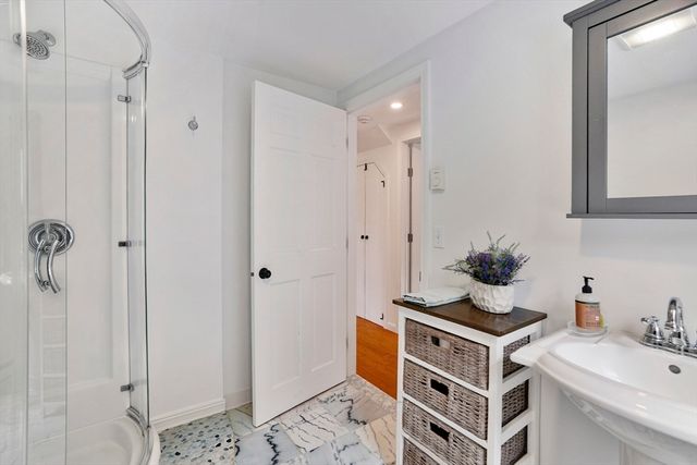 26 Sea Glen Road, Oak Bluffs, MA 02557