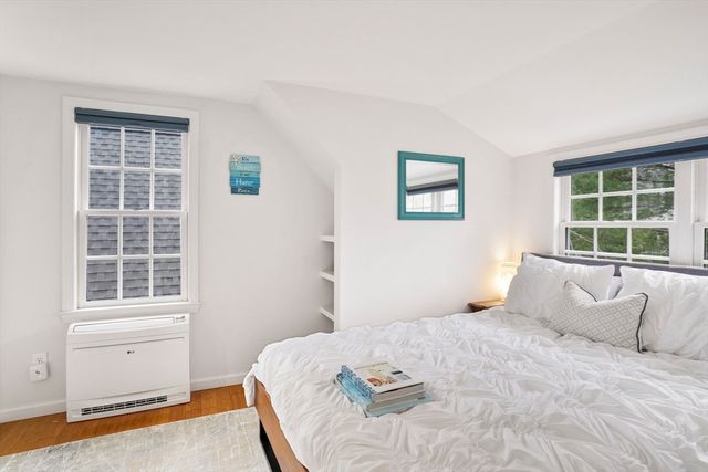 26 Sea Glen Road, Oak Bluffs, MA 02557