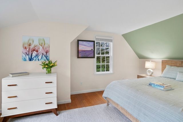 26 Sea Glen Road, Oak Bluffs, MA 02557