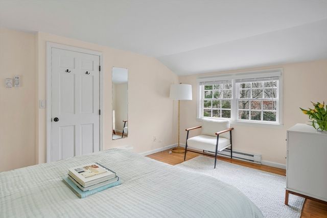 26 Sea Glen Road, Oak Bluffs, MA 02557