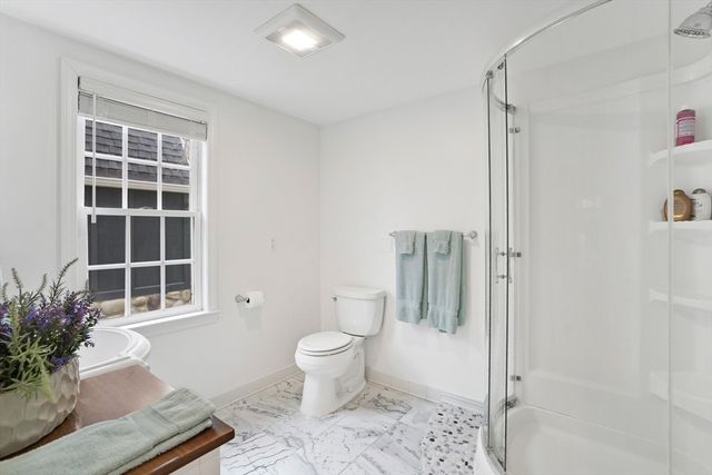 26 Sea Glen Road, Oak Bluffs, MA 02557