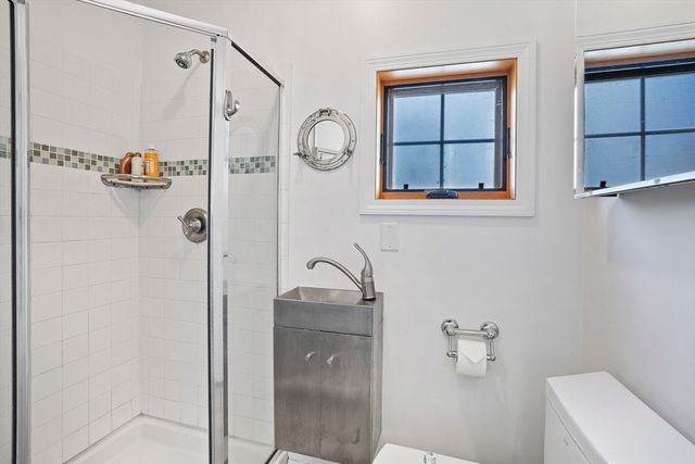 26 Sea Glen Road, Oak Bluffs, MA 02557