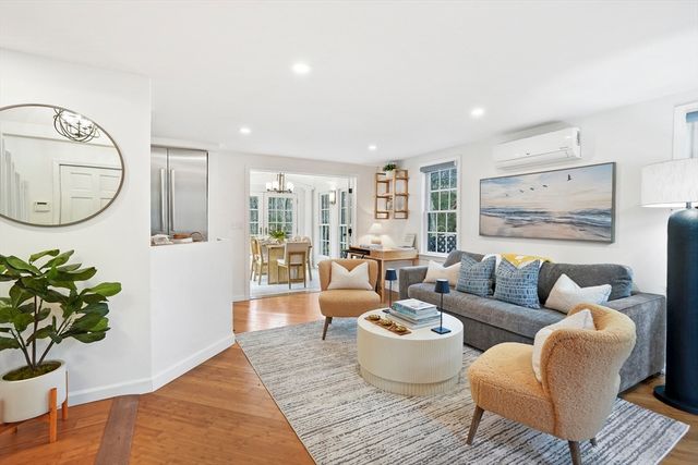 26 Sea Glen Road, Oak Bluffs, MA 02557