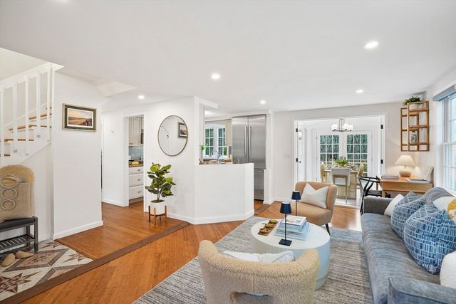 26 Sea Glen Road, Oak Bluffs, MA 02557